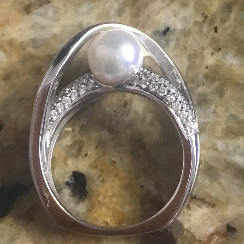 Genuine 7mm White Pearl Ring - Picture 1 of 8